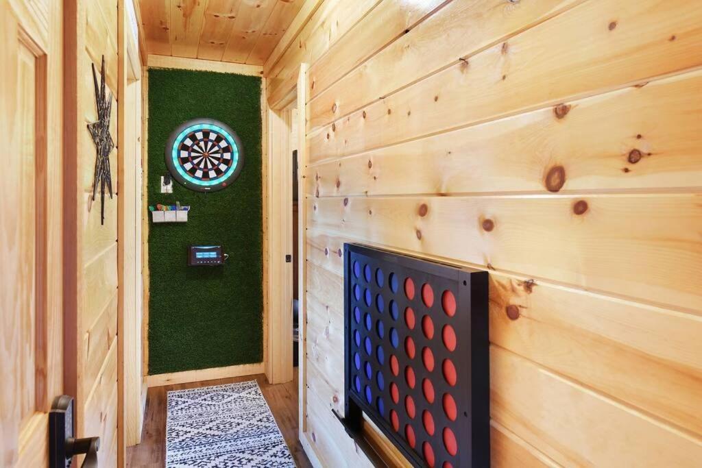 Enchanted Forest Cabin And Teepee! Lights & Laser Show! Private Hot Tub! Unique Stay! 세비어빌 외부 사진