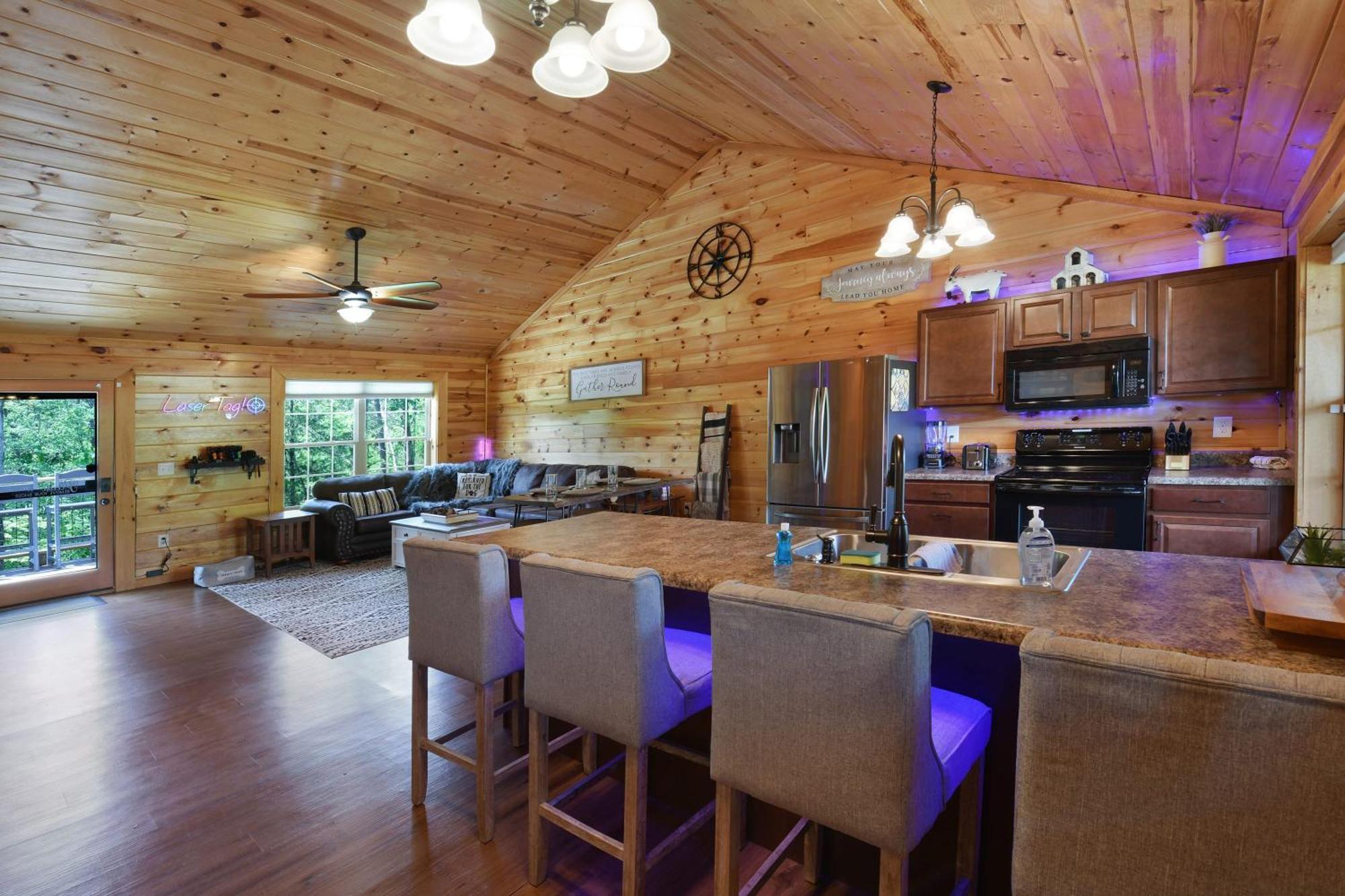 Enchanted Forest Cabin And Teepee! Lights & Laser Show! Private Hot Tub! Unique Stay! 세비어빌 외부 사진